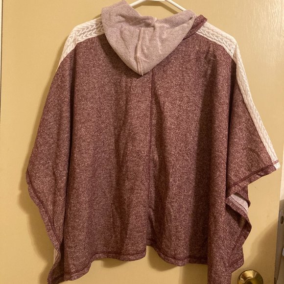 Aztec Design Poncho - Picture 2 of 5